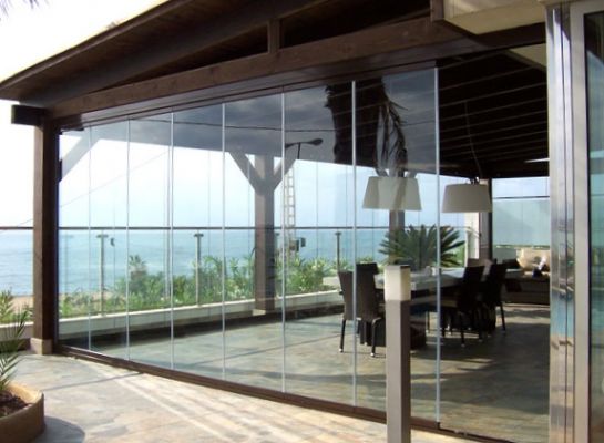 rideaux de verres repliables panoramiques posés à Martigues