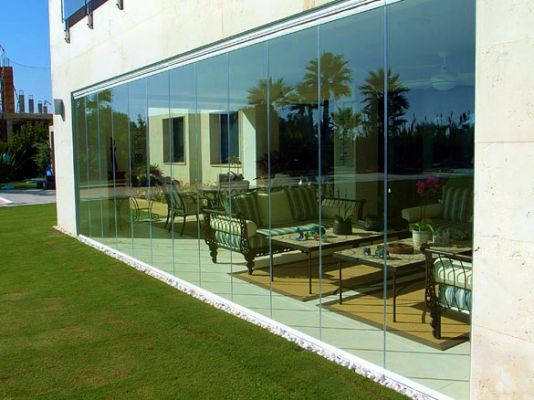 cloisons de verres repliables panoramiques posées à Aix en Provence