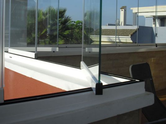 cloisons de verres repliables panoramiques sur Cannes