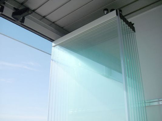 panneaux de verre repliables panoramiques installés à Cannes